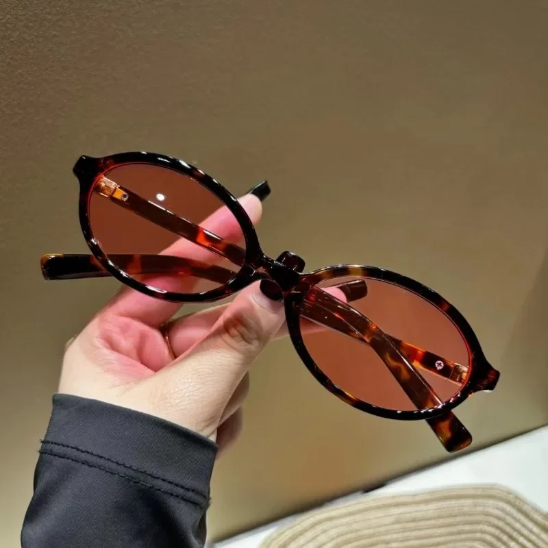 Vintage Fashion Glasses - แว่นกันแดดทรงวงรีใหม่ แว่นกันแดดวินเทจคลาสสิกสำหรับผู้ชาย แว่นตาสำหรับผู้หญิงสำหรับกิจกรรมกลางแจ้ง ป้องกันรังสียูวี 400