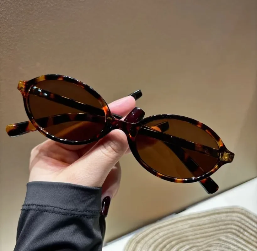 แว่นกันแดดทรงวงรีใหม่ แว่นกันแ - Vintage Fashion Glasses บทวิจารณ์และราคา