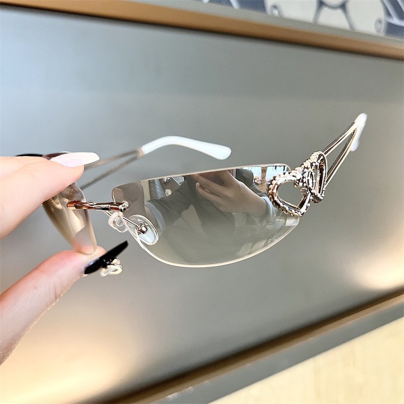 แว่นกันแดดทรงแคทอายแบบไร้กรอบ  - Vintage Fashion Glasses บทวิจารณ์และราคา