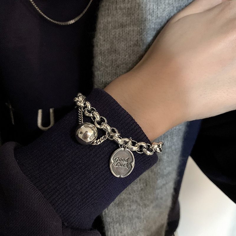 สร้อยข้อมือแท็กห้อยลูกบอลสีเงิ - Vintage Fashion Tags บทวิจารณ์และราคา